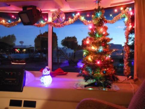 This RV is all decorated for Christmas!