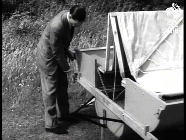 Newsreel from 1954: Pint-sized trailer is towed by scooter and sidecar