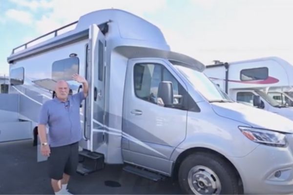 2024 Tiffin Wayfarer Motorhome