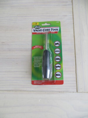 Valve core tool