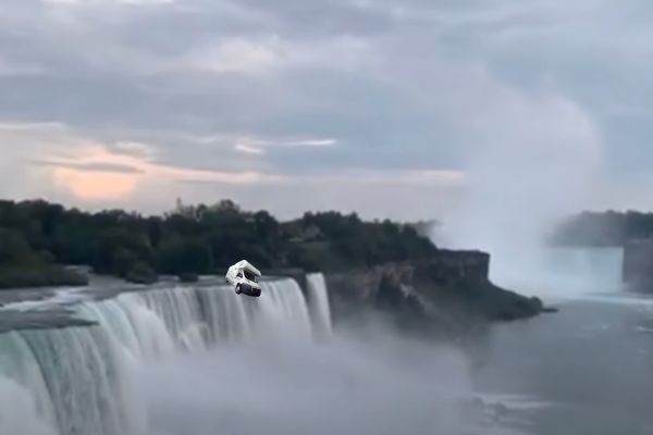 RV going over Niagara falls, title image for campgrounds near Niagara Falls post