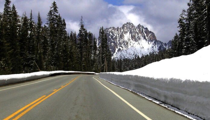 Wildfire closes Washington's North Cascades