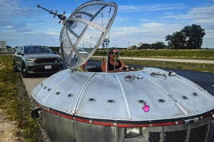 Highway sheriff stops UFO photo:Crawford County Sheriff's Office
