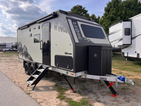 The exterior on the Palomino Pause 19.6