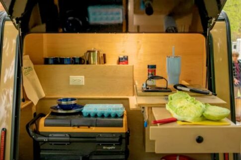 UkanCamp Silverhorn camper galley
