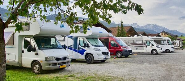 RVs in RV park Pixabay photo