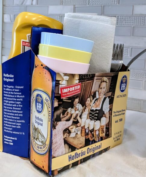 repurposing six-pack container to picnic tote Gail Marsh photo