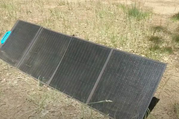 How to clean portable solar panels - panels before cleaning