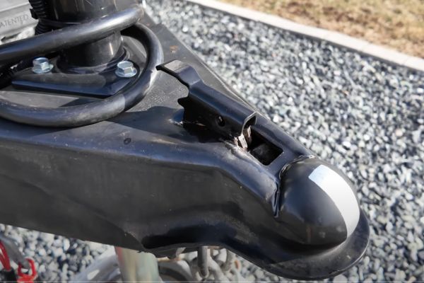 how to maintain travel trailer hitch