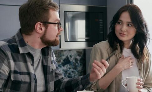 man and woman disagreeing Pexels image