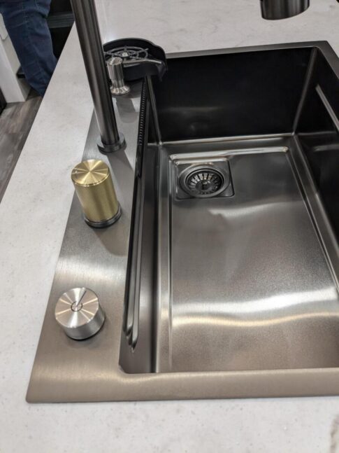 Automatic drain stop Gail Marsh photo