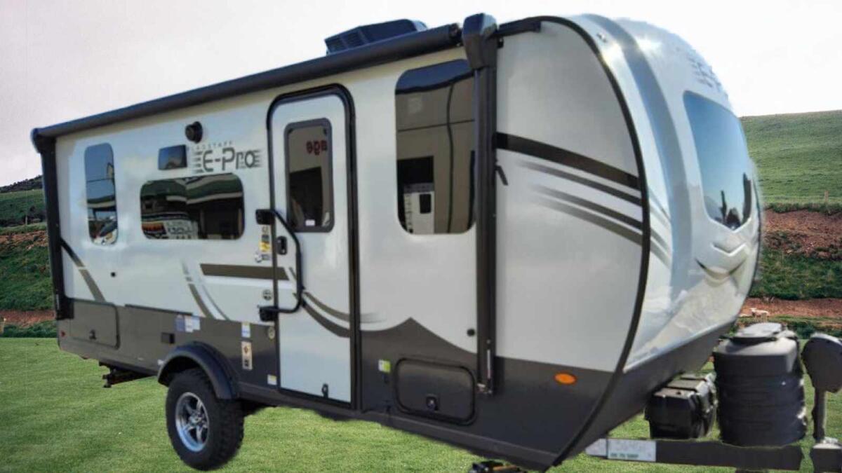 RV review: Flagstaff E-Pro E19DBH—Look, Ma. No slides!