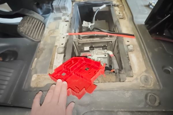 Avoid RV van prewiring by using the Bluetti Charger One