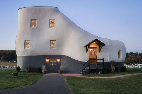 The Haines Shoe House in PA Image: The Haines Shoe House