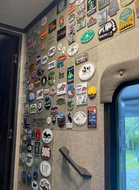Souvenir stickers on plexiglass Image: Facebook