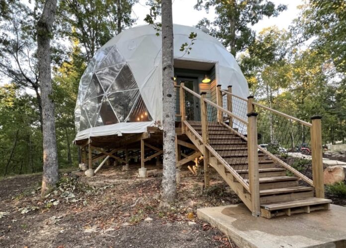 Geodesic glamping dome