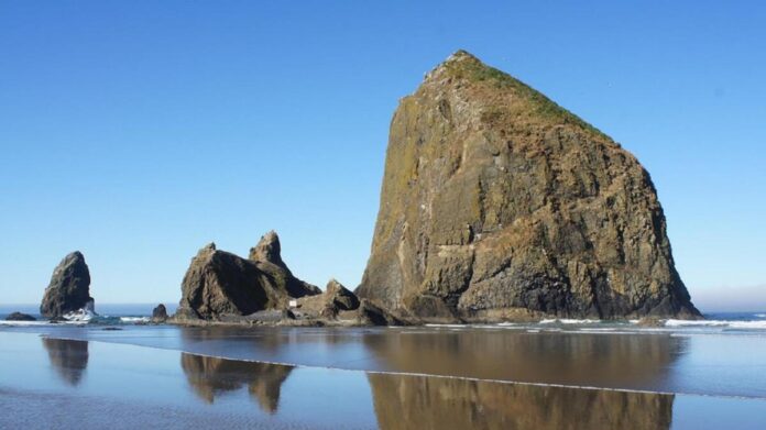 Cannon Beach and Haystack Rock Image: US park service