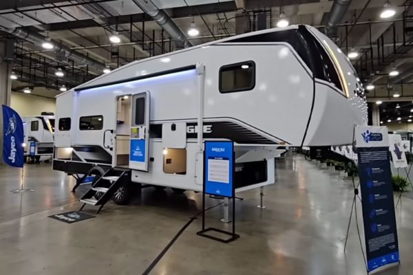 Jayco Eagle 24MLE 5th wheel
