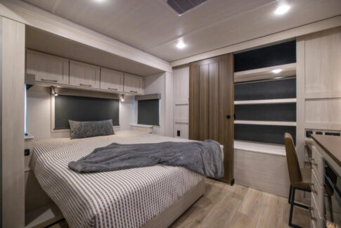2026 Fr Grand Surveyor 305rlbs 05 Copy