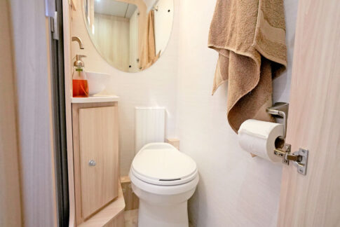 Cirrus 920 Dry Bath Toilet