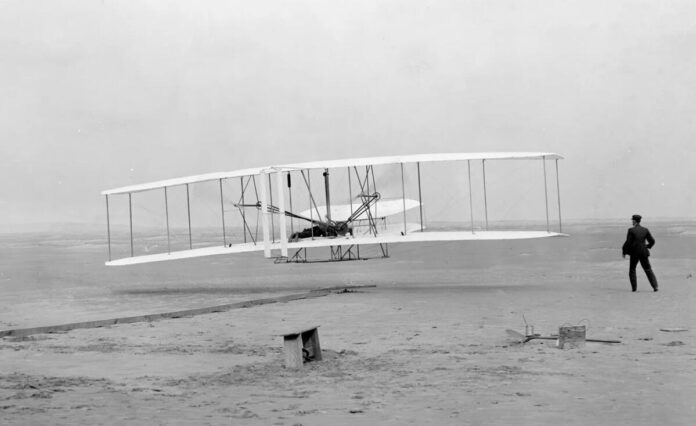 Oroville Wright flies at Kitty Hawk