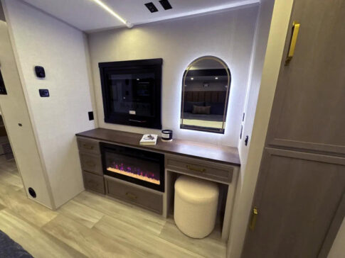 2026 Wildwood Heritage Glen 261FKRB Image: FR