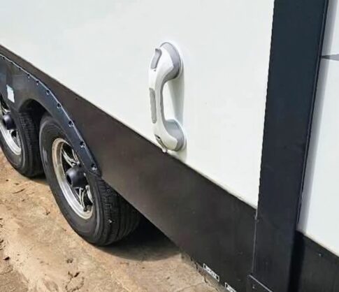 tips for using suction grab bars Image: FB with no name