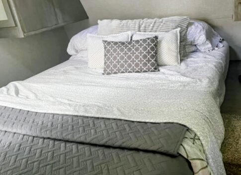 Make "half a bed" for quick and easy solution Image: Facebook/Veronica Hag