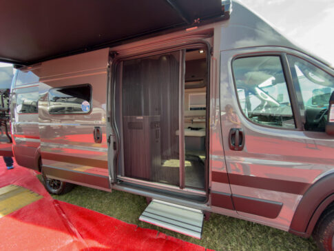 Lvp2 Pull Screen Door