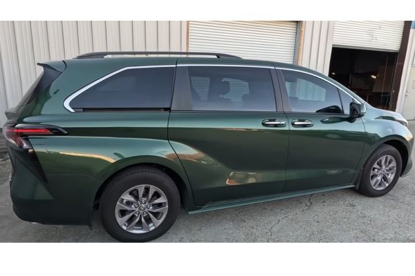 Clever dual-purpose Toyota Sienna camper van build