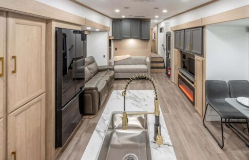Ridgeway 32ML fifth wheel image: Ridgeway website