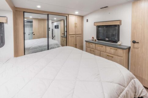 Ridgeway 32ML fifth wheel image: Ridgeway website