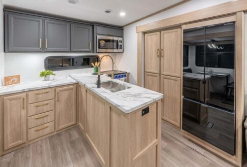 Ridgeway 32ML fifth wheel image: Ridgeway website