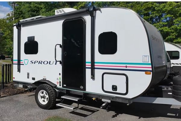 Sprout 13 RKS travel trailer