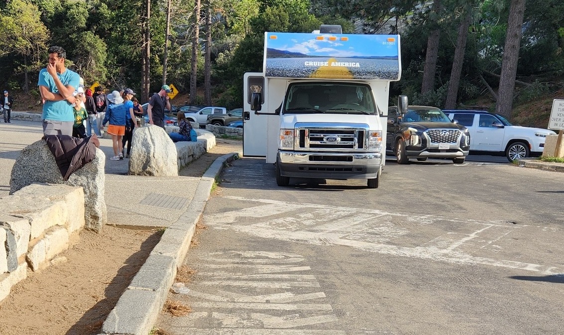 Yosemite warns about irresponsible RV parking