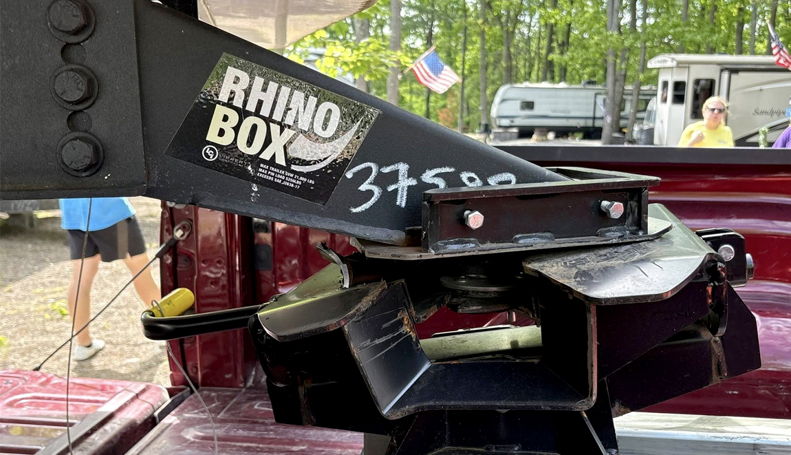 This fifth wheel hitch bent badly—and somehow stayed together for 300 miles