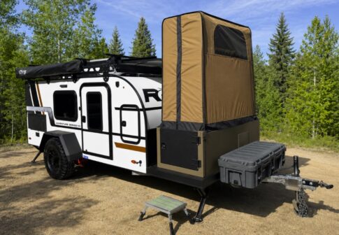 Rog trailer with shower raised