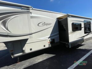 Cougar 299RKS Side