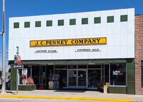 JC Penney storefront Image: wikipedia; must credit Xnatedawgx