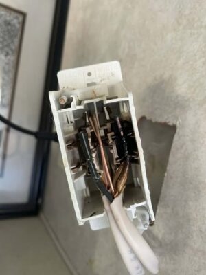 Self Contained Outlet