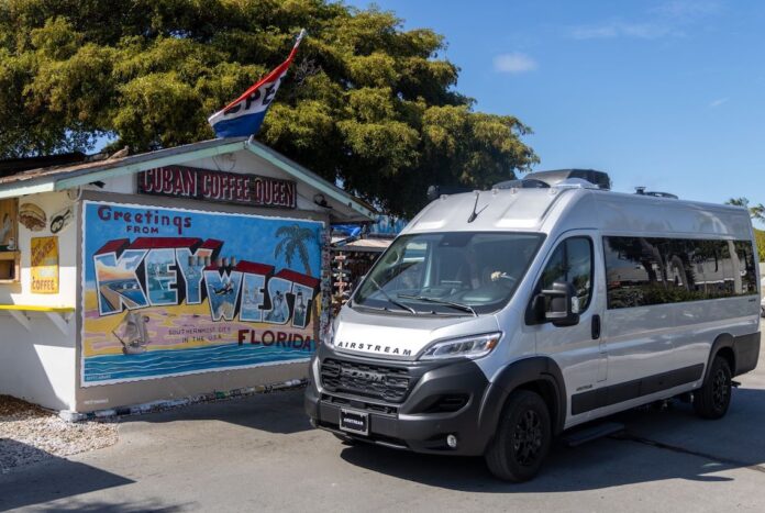 Airstream Rangeline 21pl Exterior