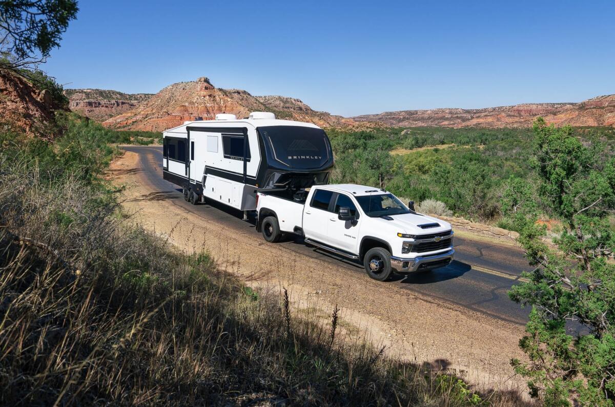 Brinkley Model Z 2900—Luxury fifth wheel that feels like home