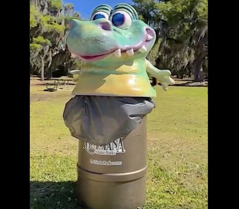 Alligator trash can