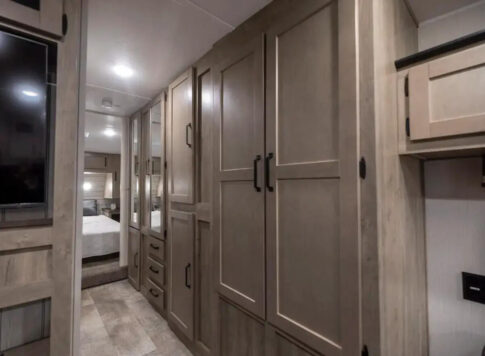 Hallstorage